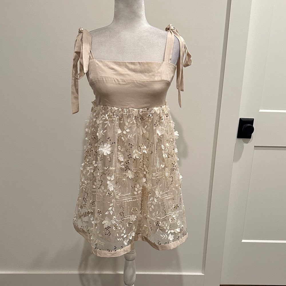 NWT Mustard Seed champagne and gold detail babydoll mini dress Sz L